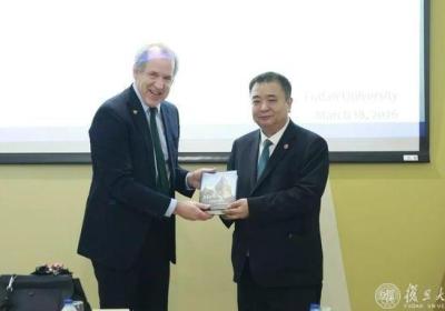 当“AI发源地”遇见“AI4S”，英国曼彻斯特大学校长到访复旦